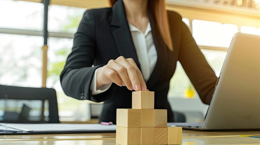 Beneficiile angajării muncitorilor asiatici